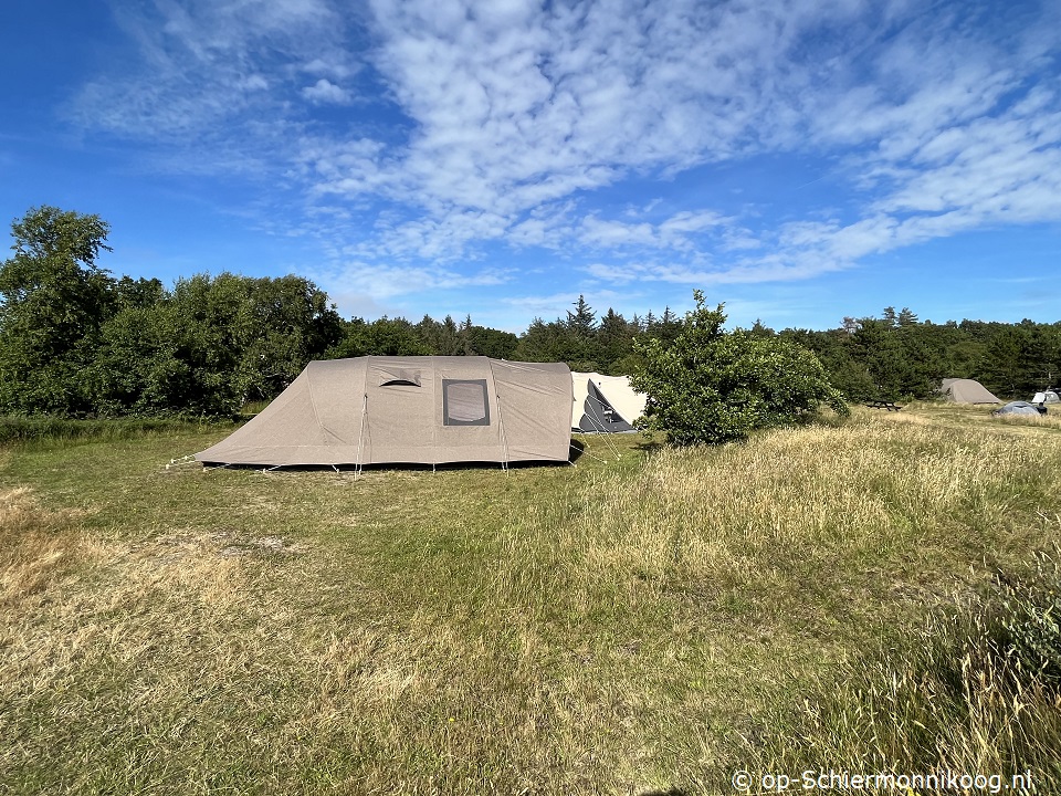 Buitenaanzicht Boog tent Buitenaanzicht Boog tent